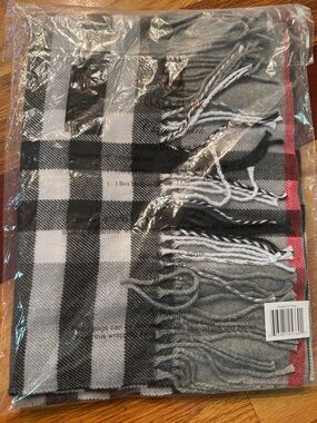 Clara Clark Black Gray White Checked Fringe Scarf